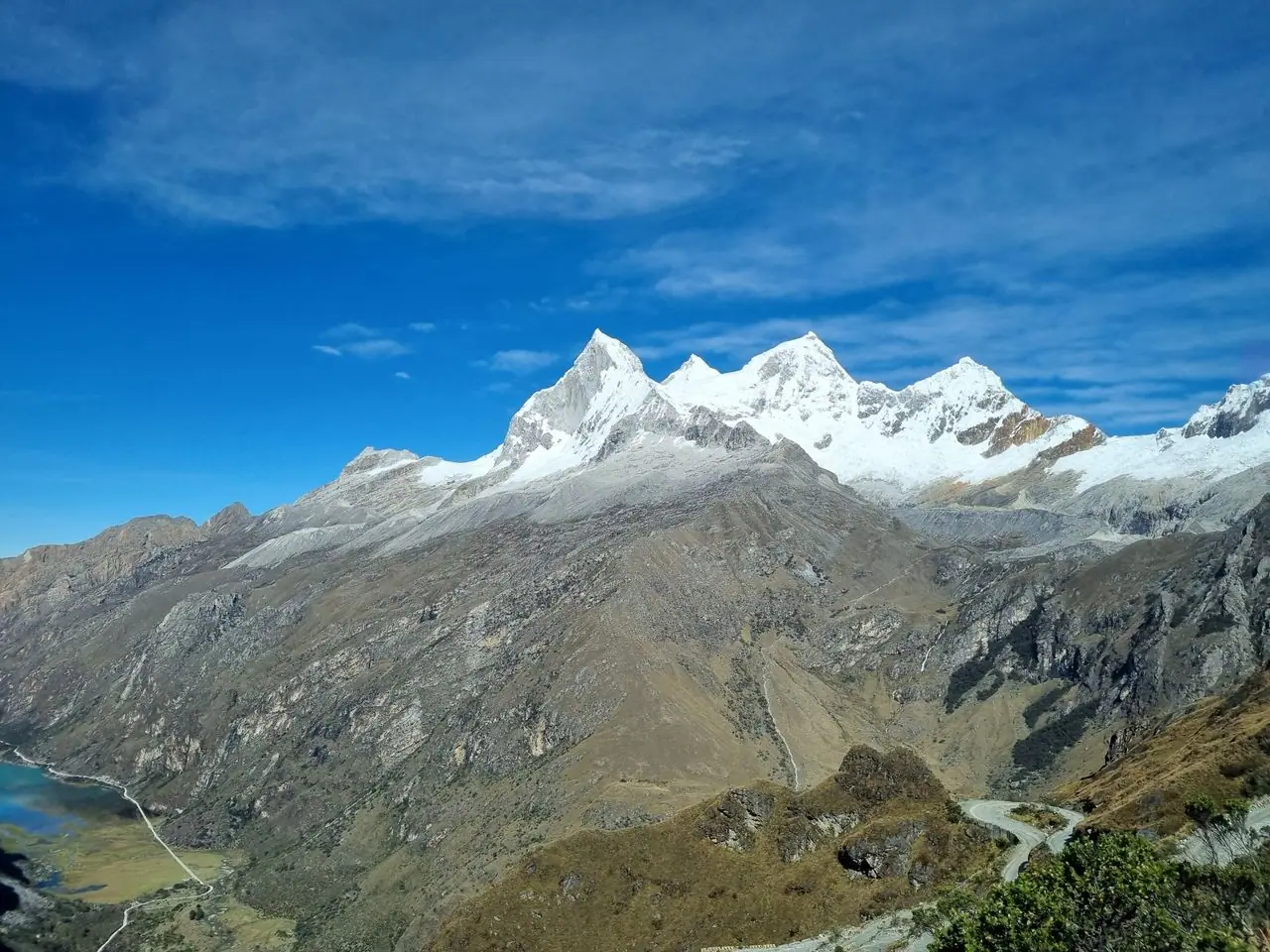 The Huandoy peaks seen from kilometre 42 of the road to Portachuelo